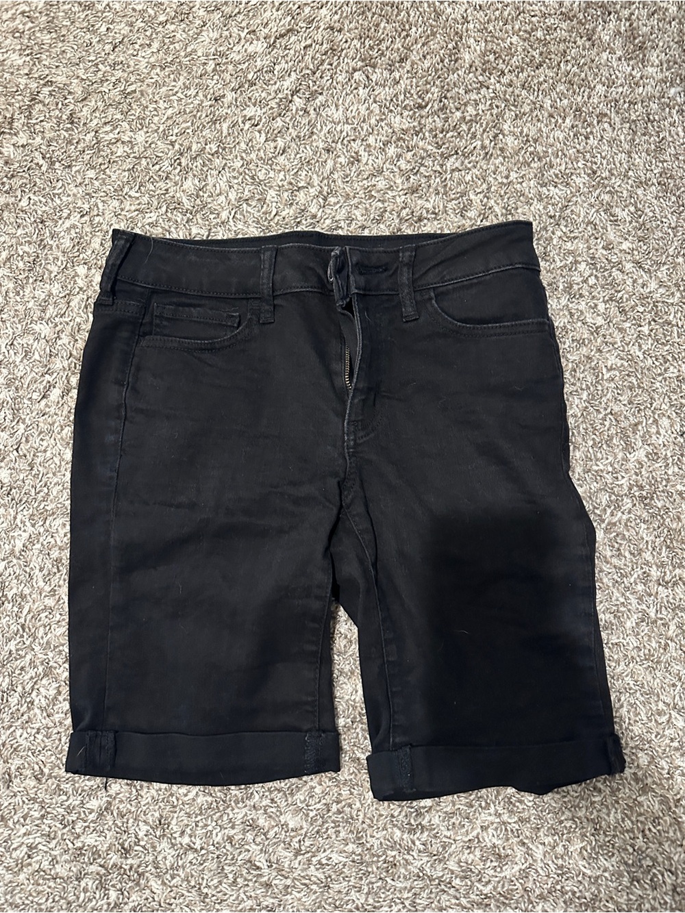 SO Favorite Bermuda Black Denim Shorts Women’s Size 5 Cuffed Stretch